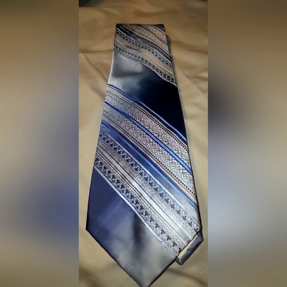 Vintage blue wide striped tie